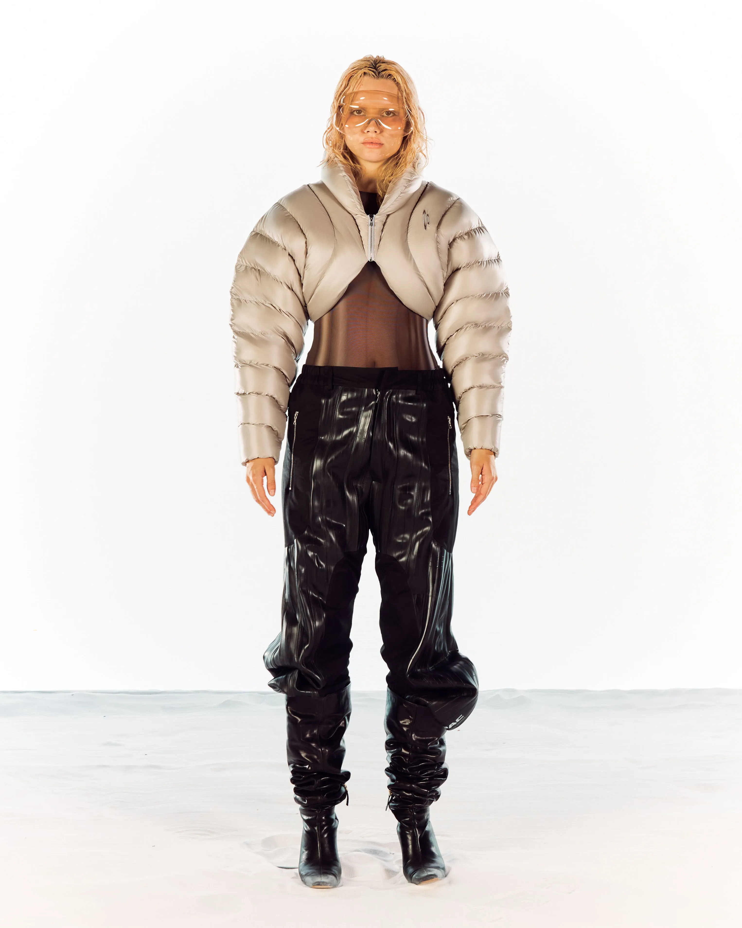 ION CROP PUFFER - BEIGE