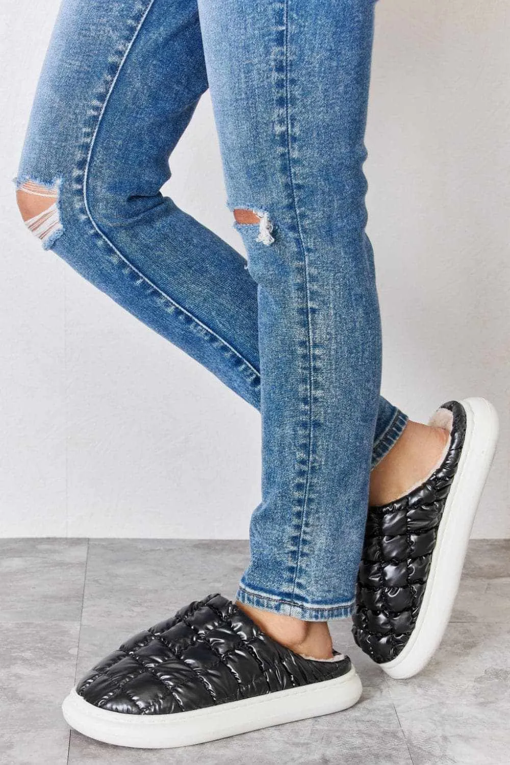 Plush puffer slippers by melody